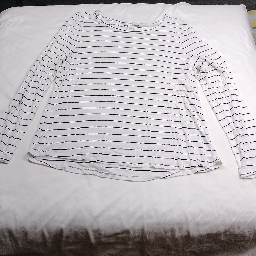 White house Black market women's long sleeved large sized top